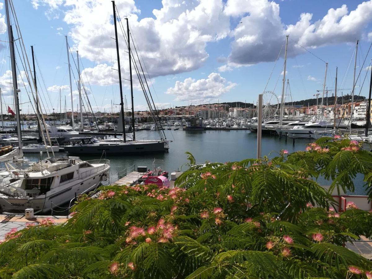 Appartement 1Ere Ligne Vue Port Avec Balcon, Piscine Agde Exterior foto
