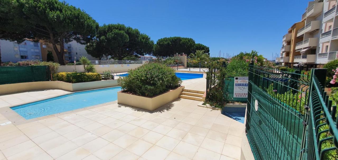 Appartement 1Ere Ligne Vue Port Avec Balcon, Piscine Agde Exterior foto