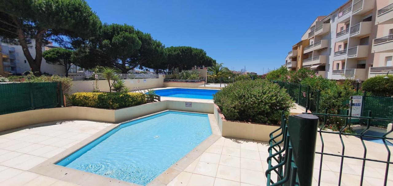 Appartement 1Ere Ligne Vue Port Avec Balcon, Piscine Agde Exterior foto