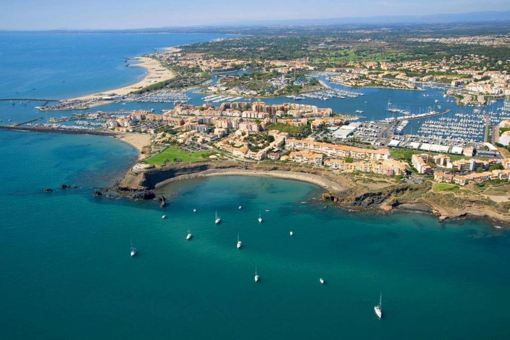 Appartement 1Ere Ligne Vue Port Avec Balcon, Piscine Agde Exterior foto