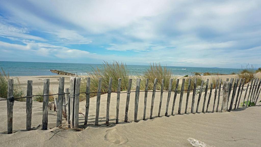 Appartement 1Ere Ligne Vue Port Avec Balcon, Piscine Agde Exterior foto